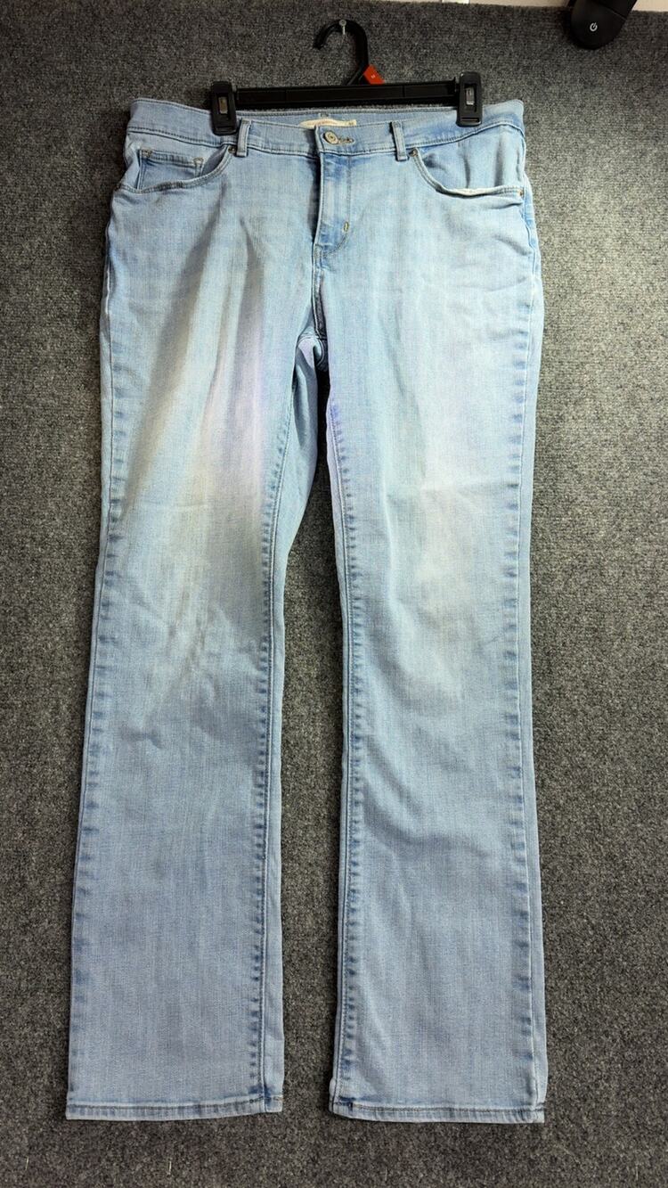 Levi's Women's Light Wash Classic Straight Denim Jeans Size 31 Regular